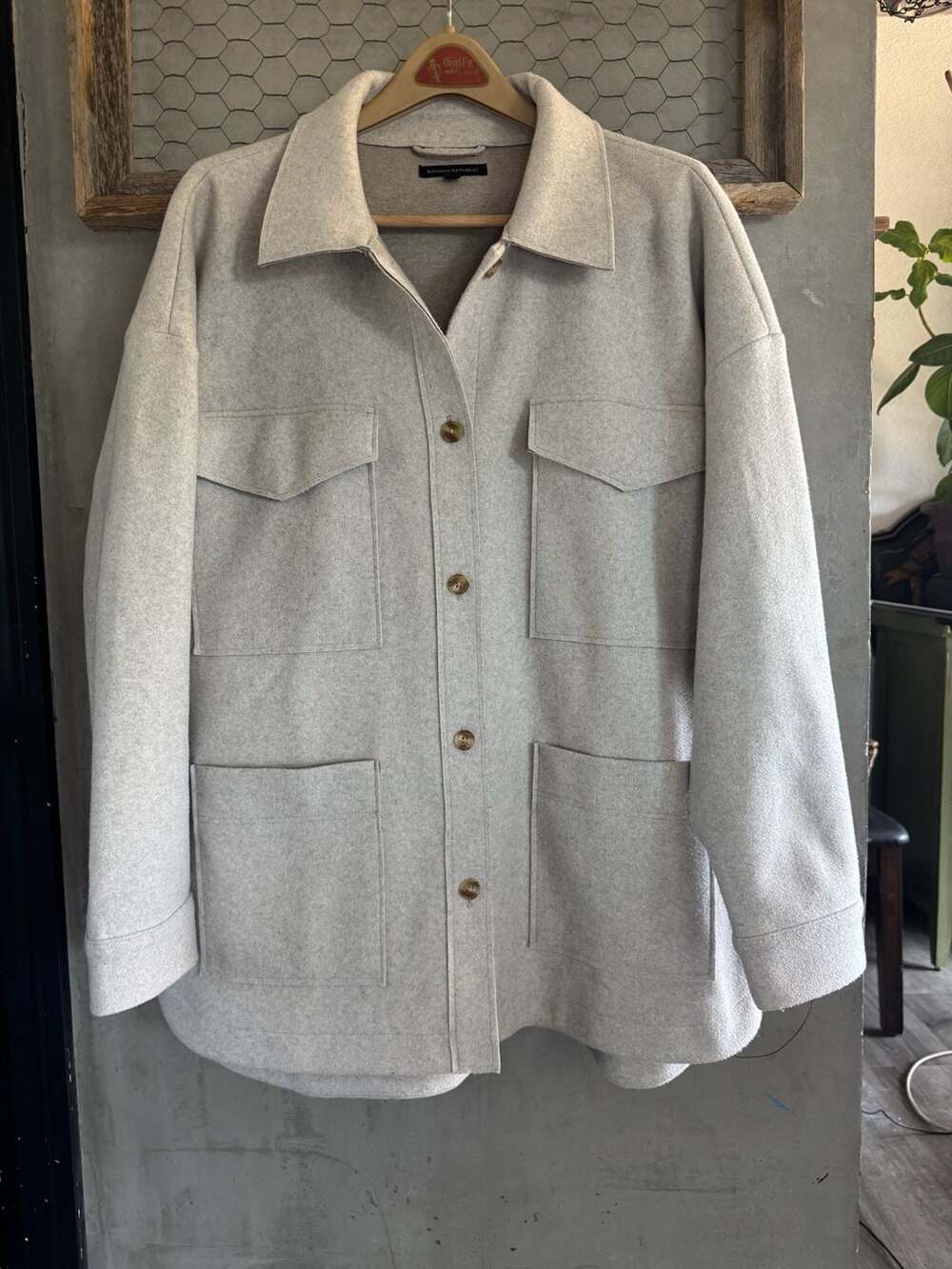 Banana Republic Structured 4 Pocket Button Shacket Size XL Beige